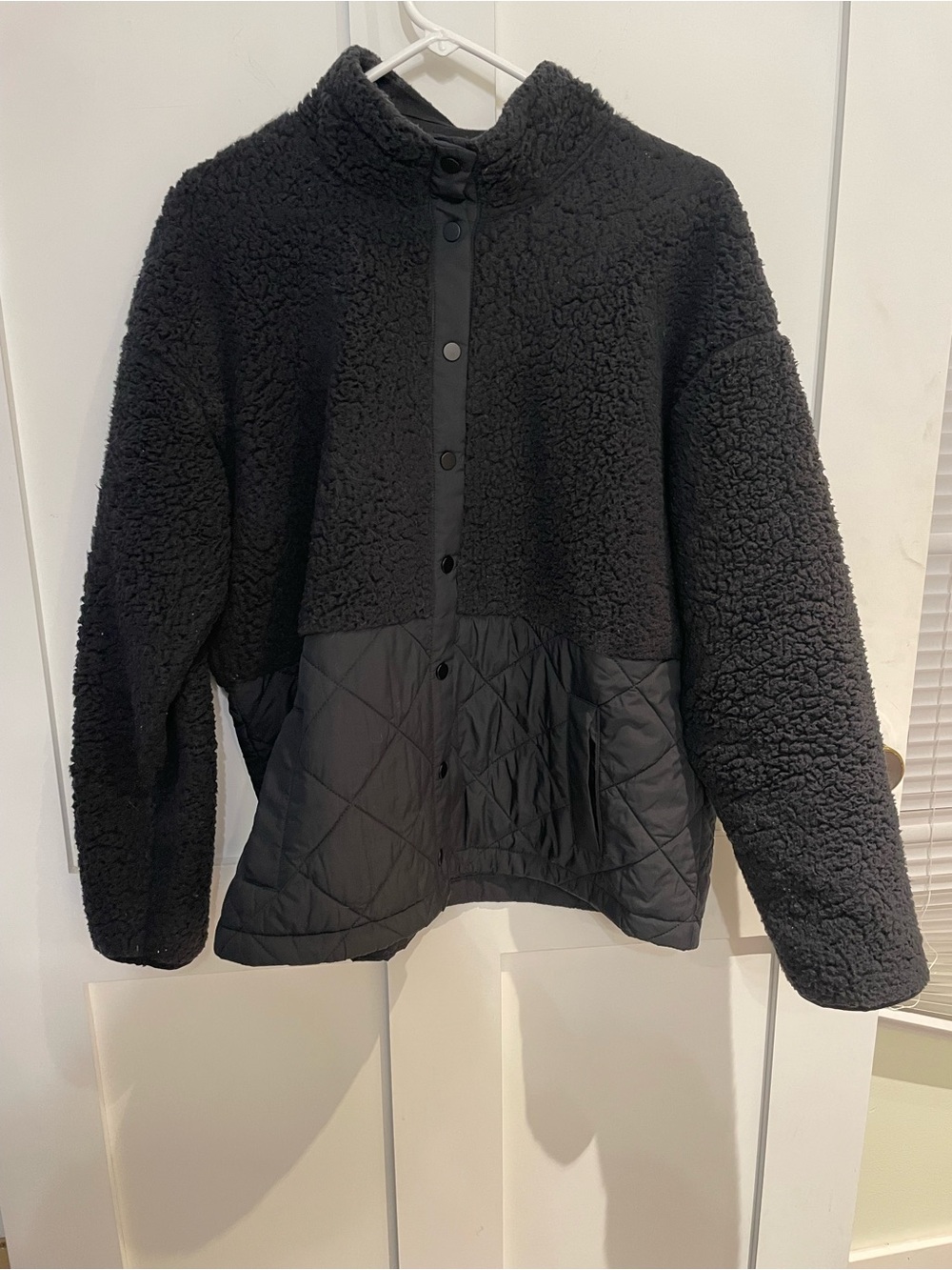 Black Sherpa J.jill  Women’s Snap-Front Jacket with Quilted Diamond Bottom M